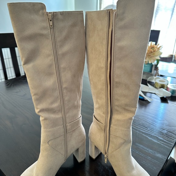 High Heel Suede Buckle Boots brand new size 6 in a half - Picture 2 of 11